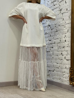 Abito con balza in tulle
