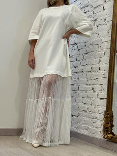 Abito con balza in tulle