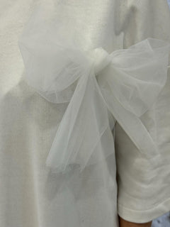 Abito con balza in tulle