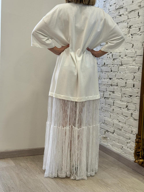 Abito con balza in tulle