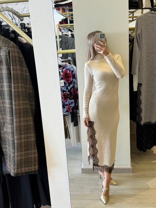 Abito Con Pizzo