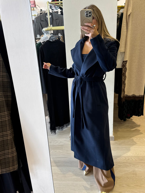 Cappotto Lungo Con Cappuccio E Cintura