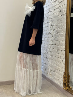 Abito con balza in tulle