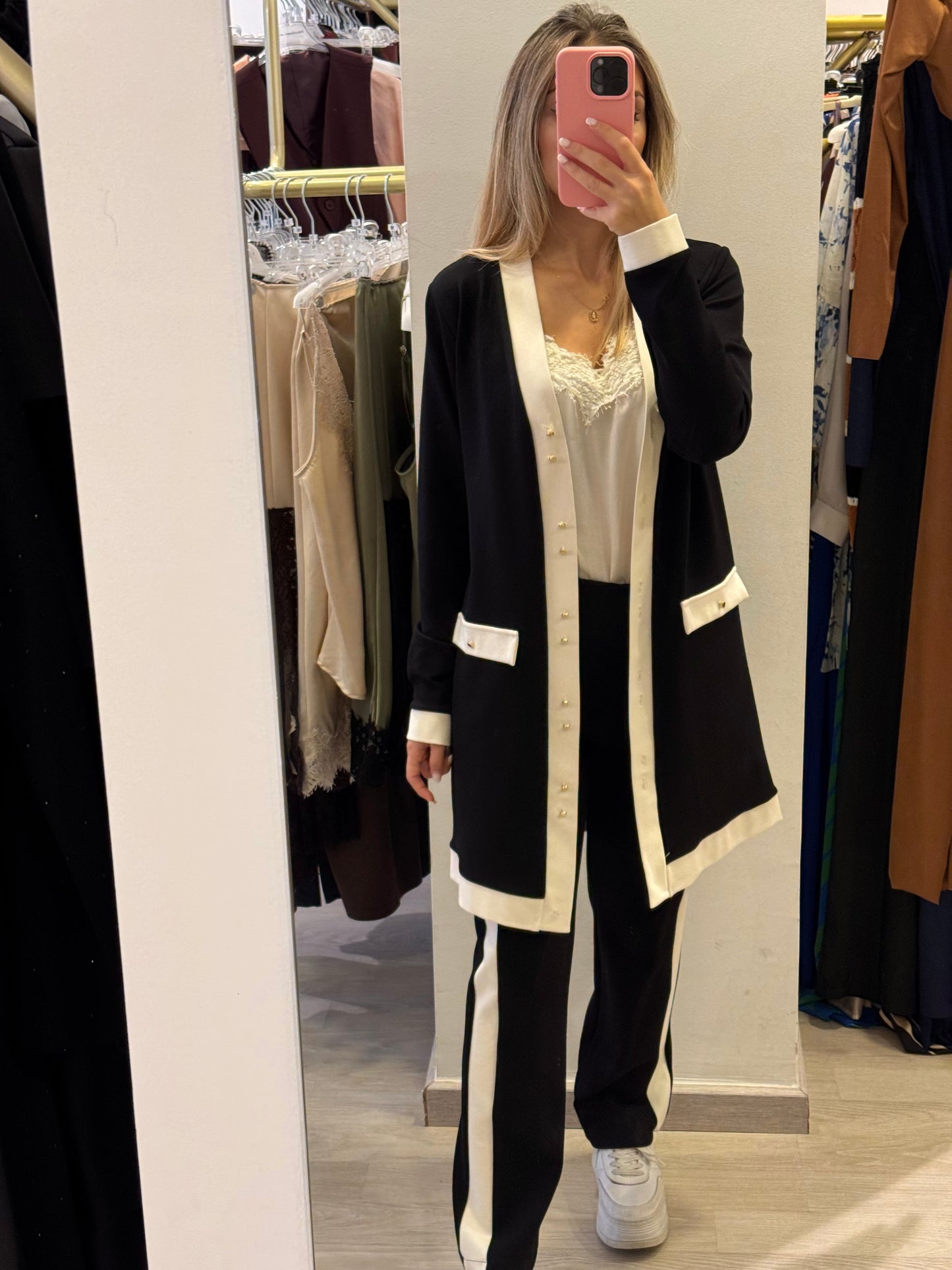 Cardigan/abito bordi contrasto