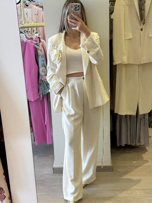 Tailleur In Viscosa Con Spilla