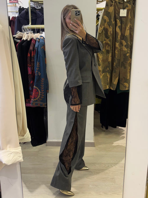 Pantalone Gessato con Inserto Laterale in Pizzo
