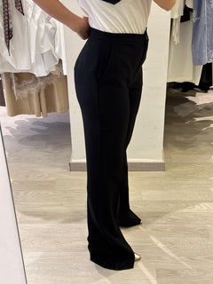 Pantalone Fit Leggermente A Zampa