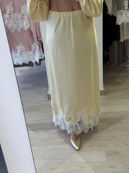 Gonna In Saten Con Pizzo Tensione In