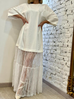 Abito con balza in tulle
