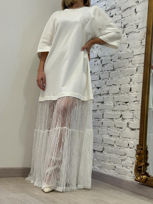 Abito con balza in tulle