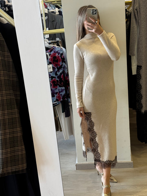 Abito Con Pizzo