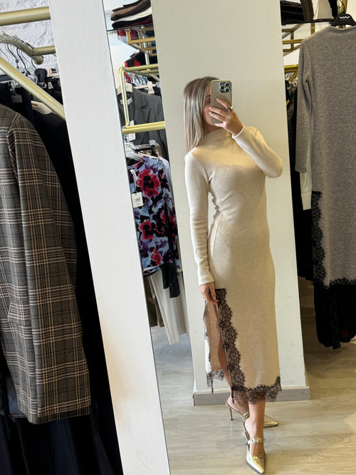 Abito Con Pizzo