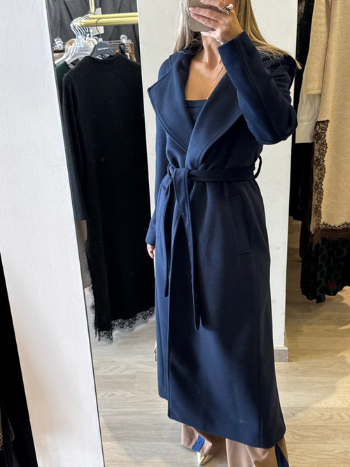 Cappotto Lungo Con Cappuccio E Cintura