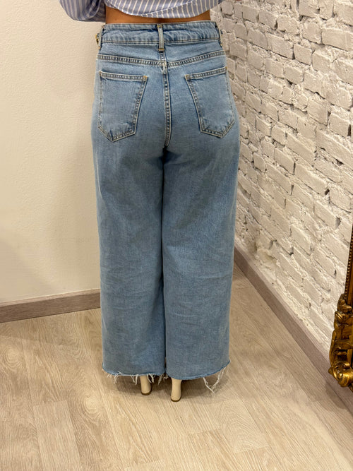 Jeans con catena a gamba dritta