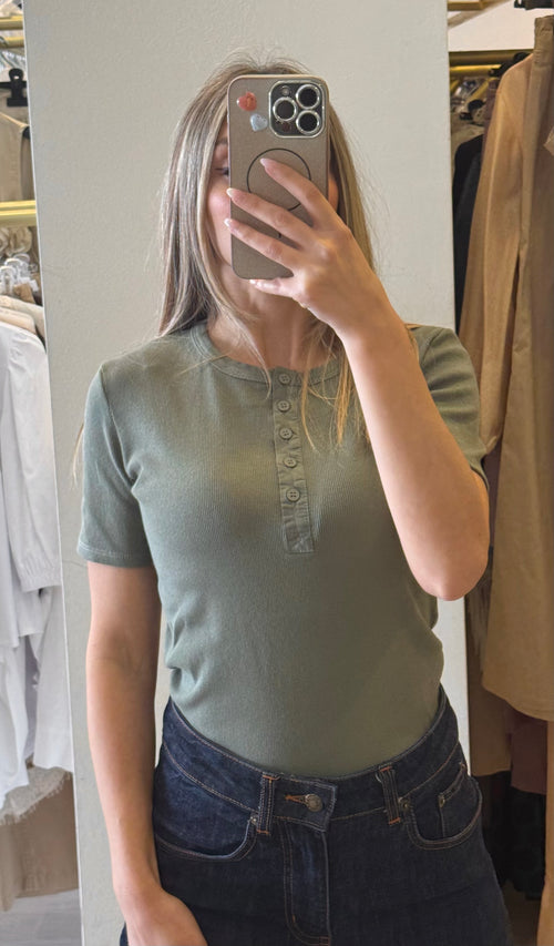 T-shirt Serafino (Colori All’interno)