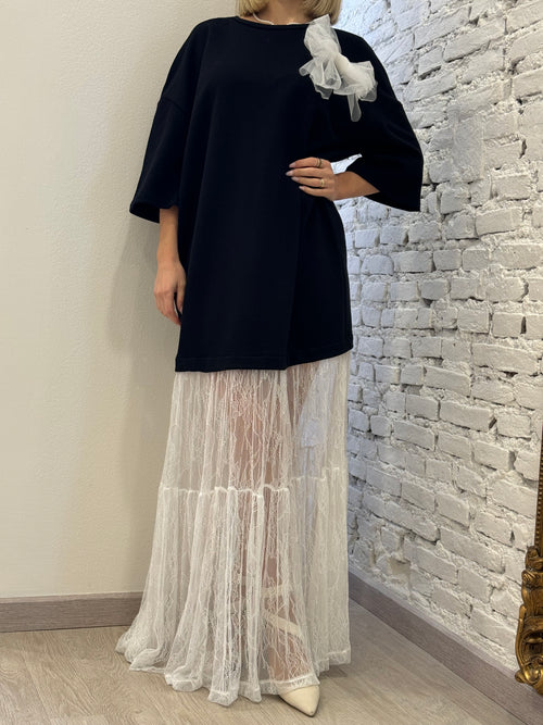 Abito con balza in tulle