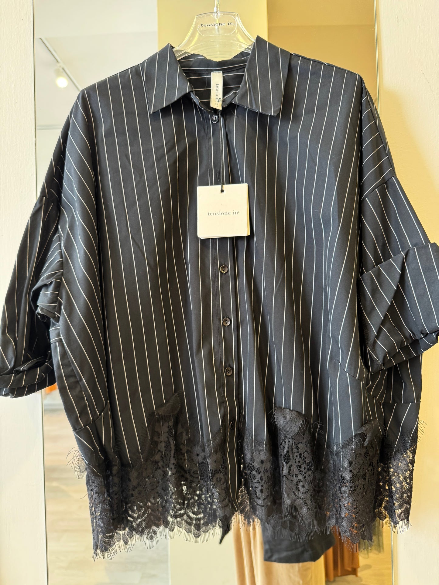 Camicia Over-size bacchettata con fondo in pizzo