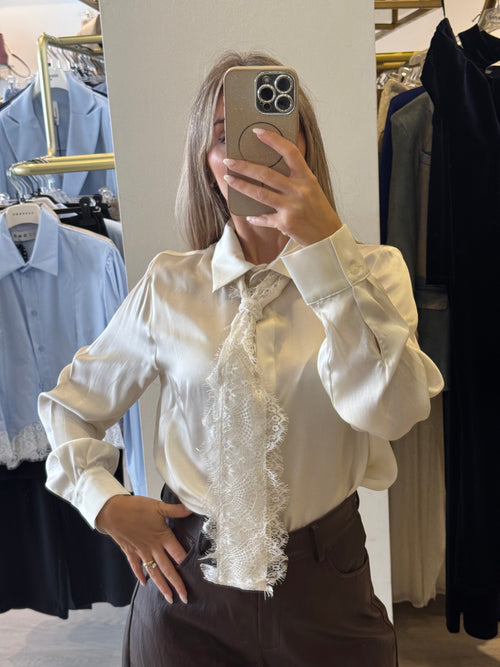 Camicia Con Foulard In Pizzo