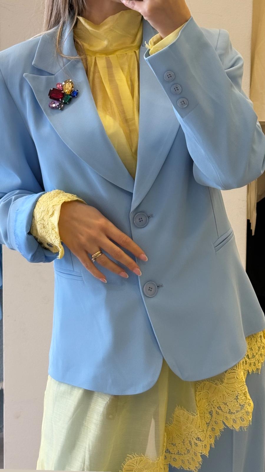 Giacca Tessuto Fluido con Spilla