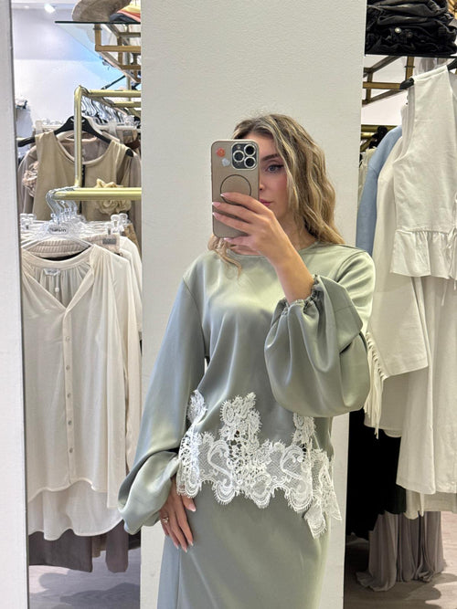 Blusa In Saten Tensione In