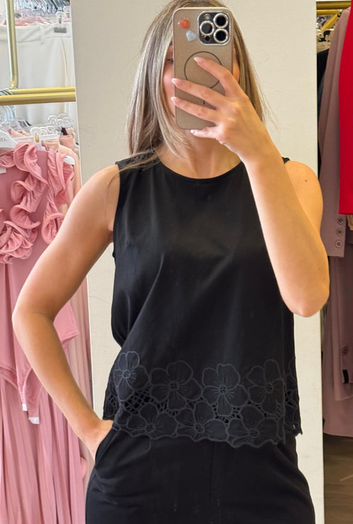 Top In Filo Di Scozia Con Macrame