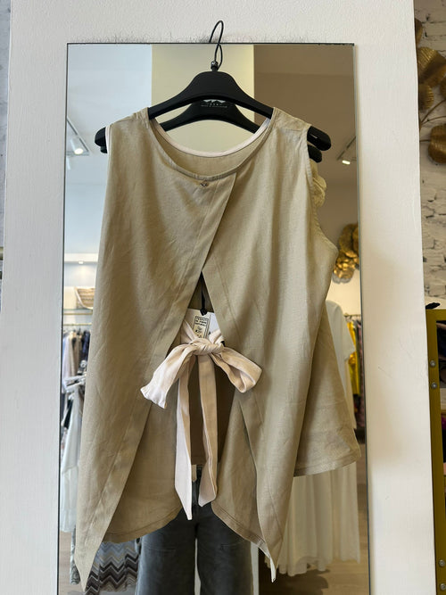 Gilet Con Spilla A Fiore
