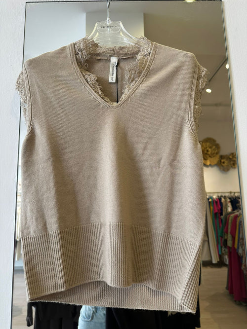Gilet Scollo V Con Pizzo Tensione In